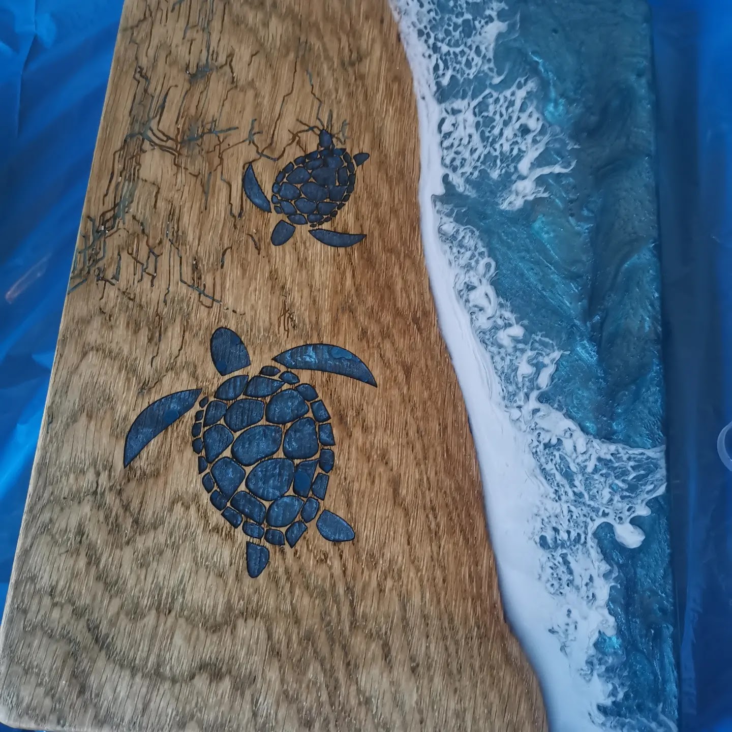 Houten plank met ocean waves epoxy en zeeschildpadden