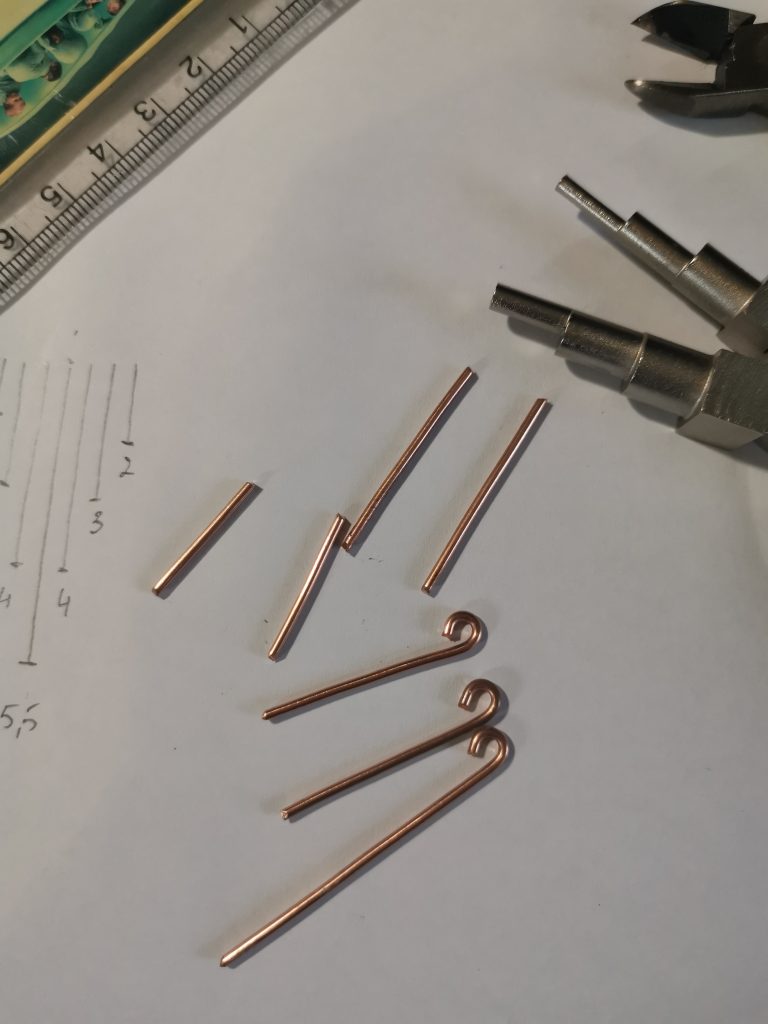 Koperdraad buigen en oogjes maken