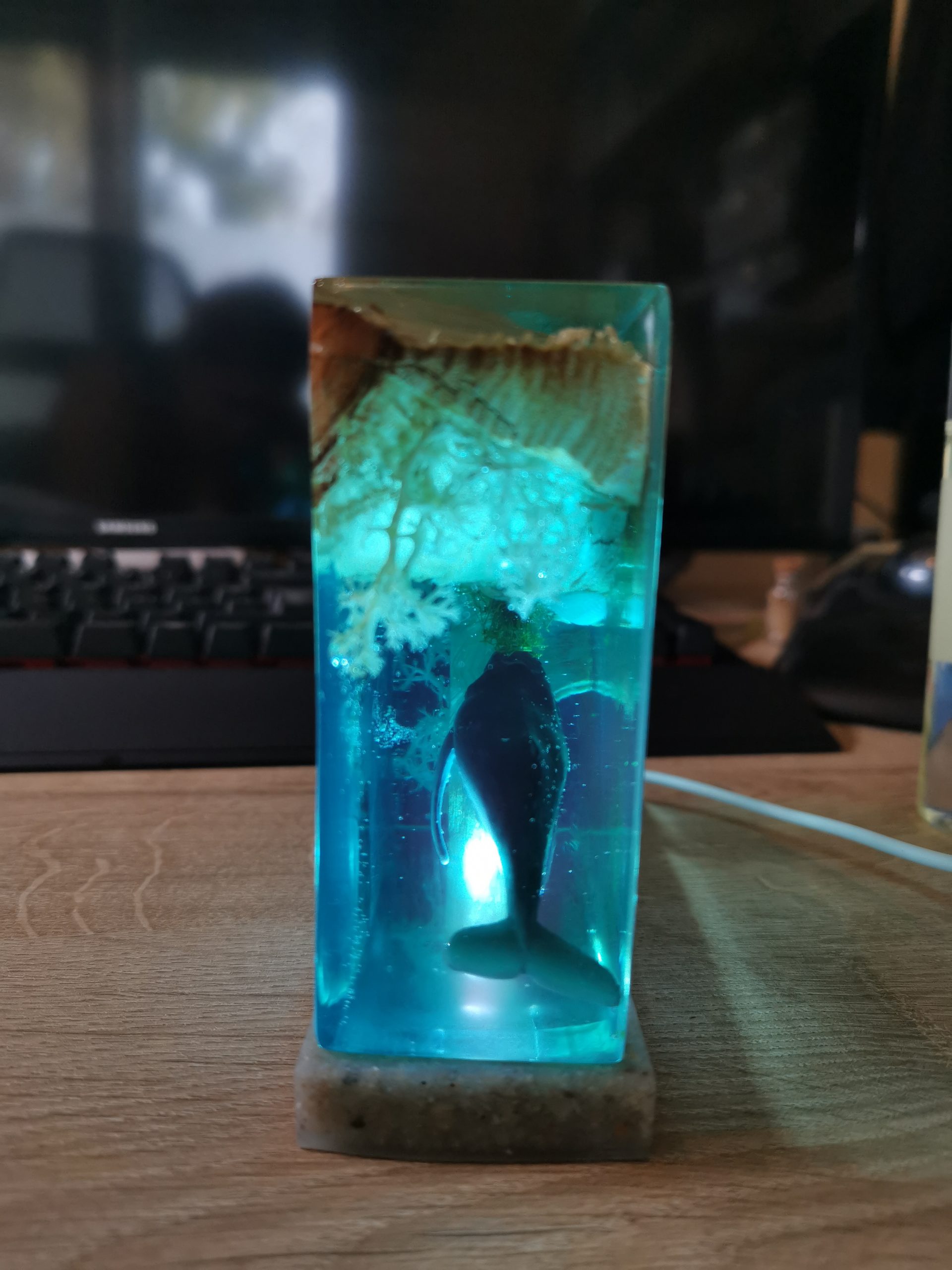 Afgewerkte lamp in zijaanzicht