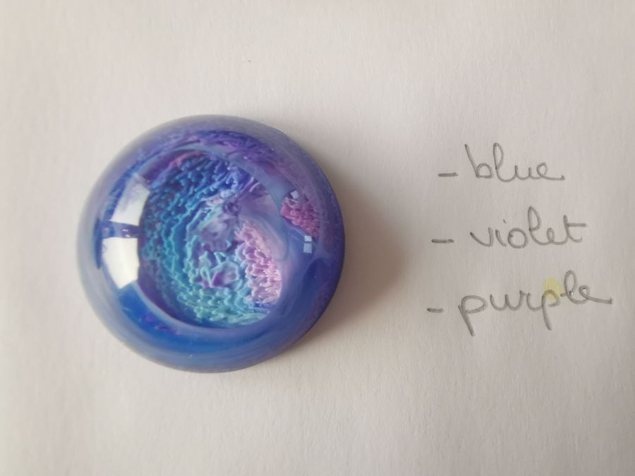 Petri dish resin met About Blue Violet Purple variant en rijke celvorming