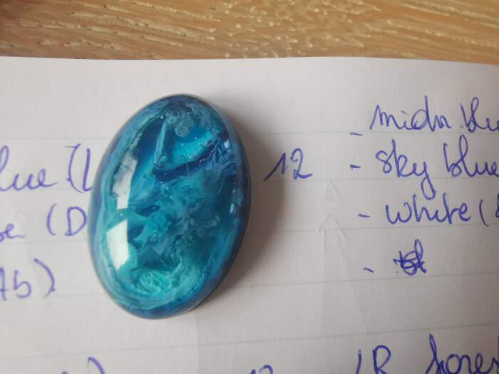 Petri dish resin cabochon 12 ovaal GR sinker sky blue witte swirls marmer