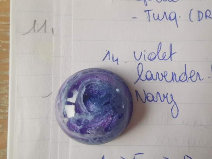 Petri dish resin cabochon 14 rond GR sinker violet lavendel navy galactisch