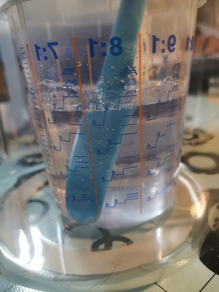 epoxy na ontluchten met zichtbaar minder luchtbellen