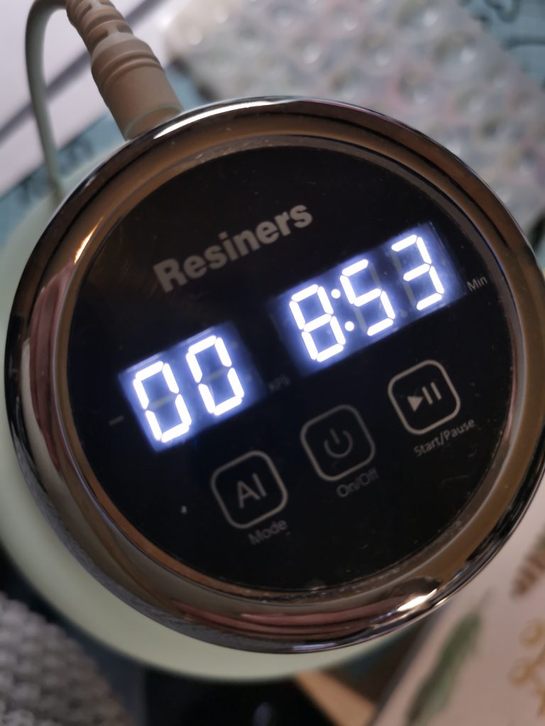 display van resiners vacuum chamber met 0 kPa en 8 minuten 53 seconden