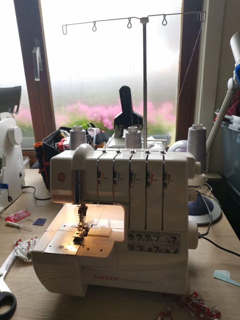 Singer Professional 5 — combi-machine voor overlock én coverlock